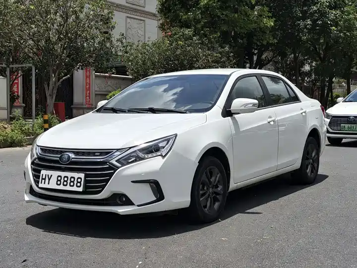 2017 2017 BYD Qin 100 1.5T