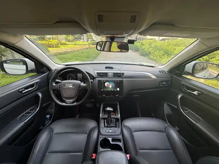 2018 Qoros 5 SUV Vehicle photo gallery 7