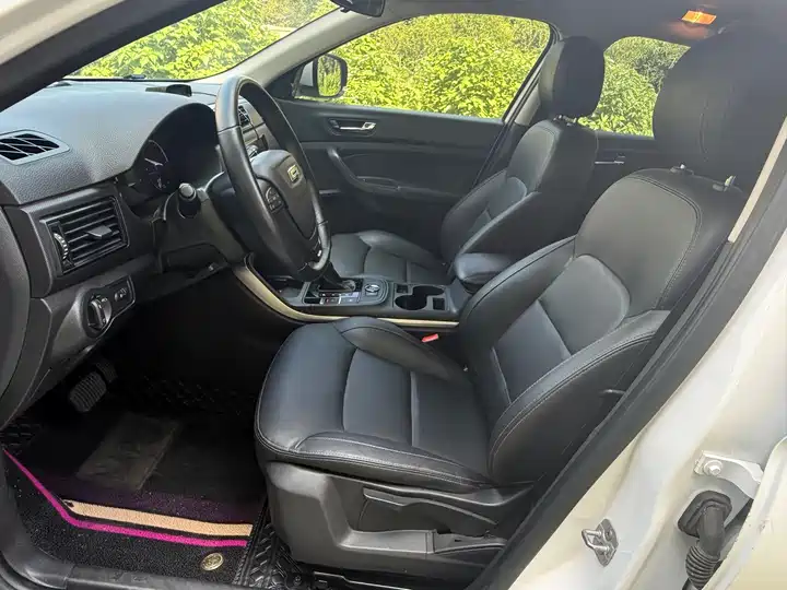 2018 Qoros 5 SUV Vehicle photo gallery 4