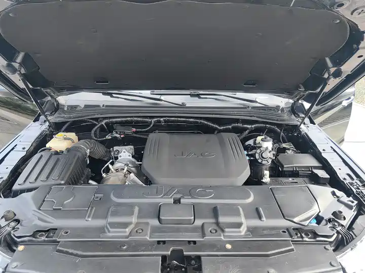 2023 JAC 2023 Shuailing T8 PRO 2.0T 4WD Automatic Vehicle photo gallery 5